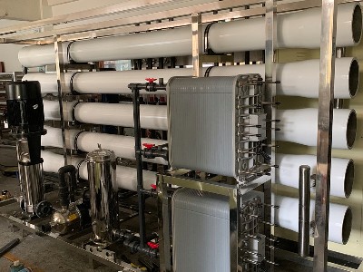定制0.5-4噸反滲透工業純水設備